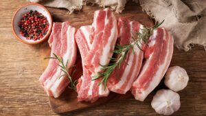 Чи можна собакам свинину?