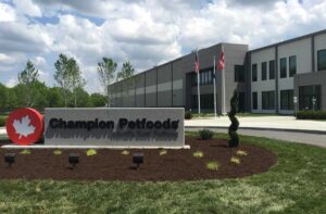 Завод сухого корму «Акана» і «Ориджа».