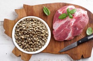 Міфи про свинину в раціоні собаки.