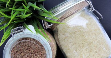 Чи можна давати кішці кашу