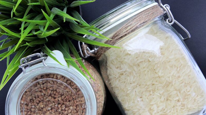 Чи можна давати кішці кашу