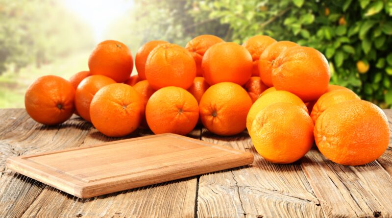 Чи можна давати собакам апельсини