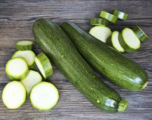 Чи можна давати собаці кабачки?