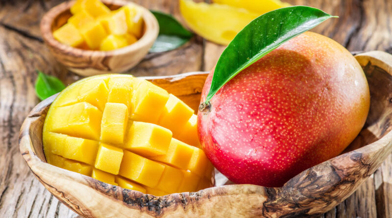 Чи можна давати собаці манго