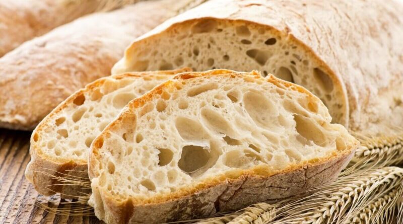 Чи можна кішкам давати хліб