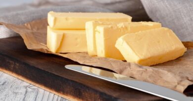 Чи можна пригощати собаку вершковим маслом?