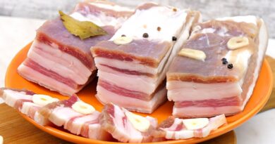 Чи можна собакам їсти сало?