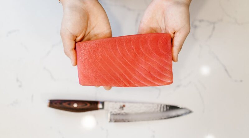 Чи можна собакам давати тунець: свіжий, консервований?