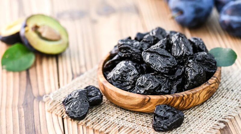 Чи можна собакам їсти чорнослив?