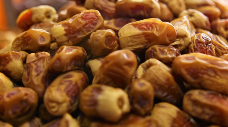 Чи можна собакам їсти фініки: допустимість фініків у харчуванні собак?