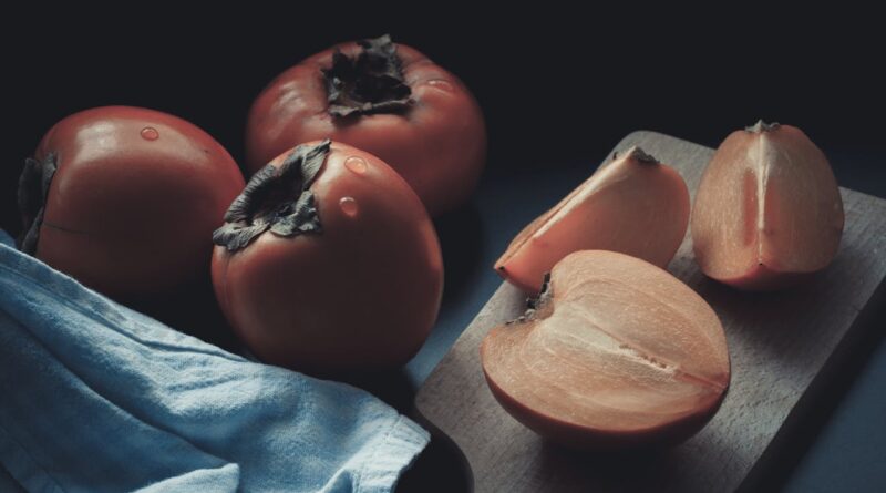 Чи можна собакам їсти хурму: сиру, сушену?