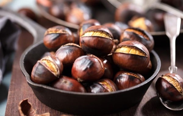 Чи можна собакам каштани?