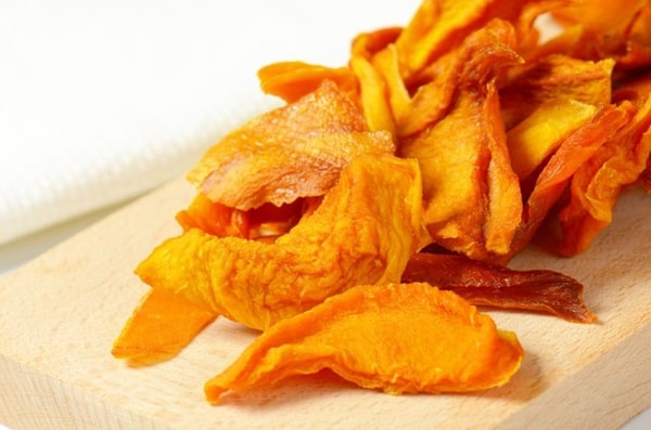 Чи можна собаці сушене манго?