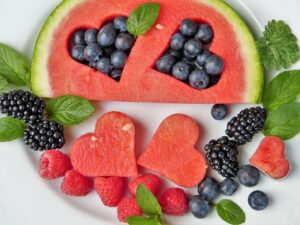 The Power of Fruit: A Guide to Nutritious Snacks for Dogs and Cats.