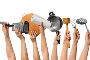 6 багатофункціональних предметів, які заощаджують місце на тісній кухні.