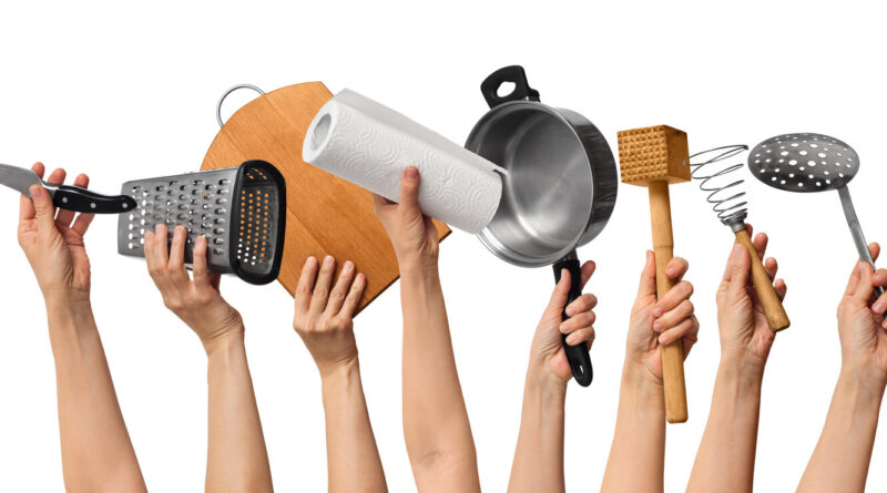 6 багатофункціональних предметів, які заощаджують місце на тісній кухні.