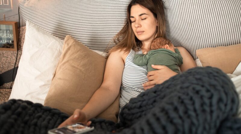 Чи варто купувати наматрацник? А непромокаємий / водонепроникний?