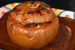 Хапама: запечений гарбуз з курагою, чорносливом, рисом та прянощами.