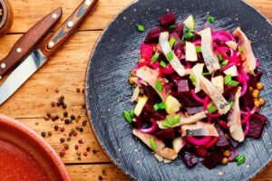 Оселедець: рецепт смачного салату з буряком.