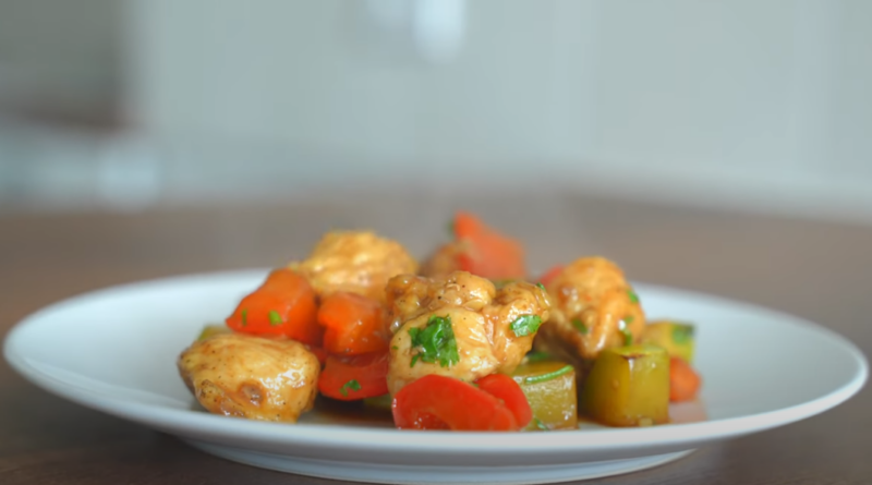 Рецепт приготування курки з овочами. Смачно та корисно + відео рецепт приготування смачної вечері.