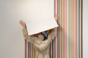 Що буде, якщо наклеїти шпалери одразу на штукатурку без шпаклювання / шпатлювання?