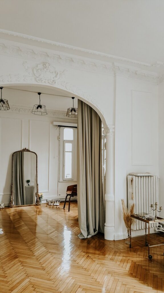 Широкі бордюри та плінтуси