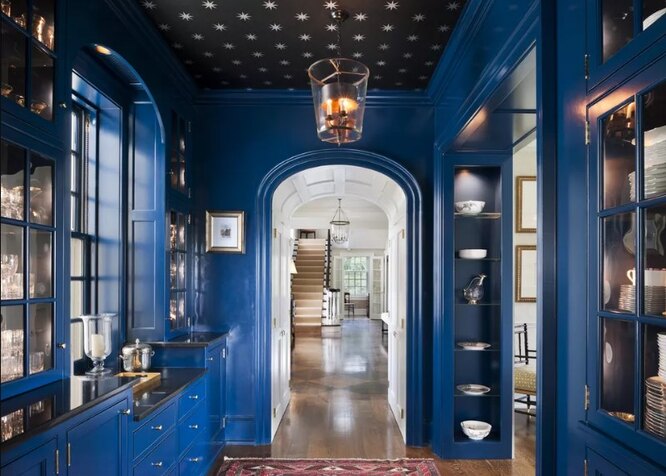 Темно-синій колір в оформленні кухні