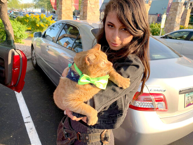 Ешлі зі своїм вихованцем Картоплею