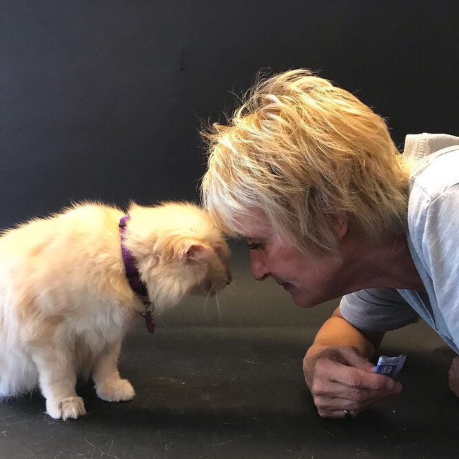 Michelle mit ihrem Haustier Tommy